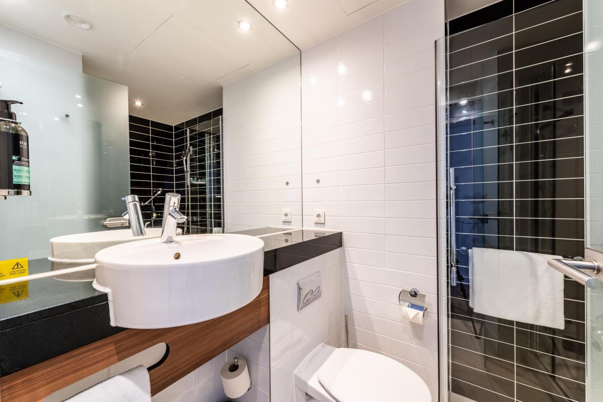 Premier Inn Duesseldorf City Centre Dış mekan fotoğraf